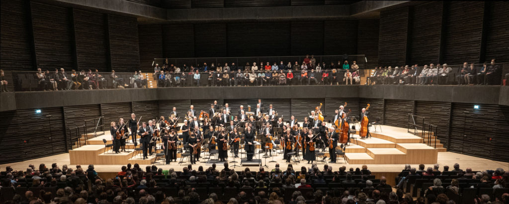 Das Akademische Sinfonieorchester stehend in der Isarphilharmonie in München Bildrechte ASO München